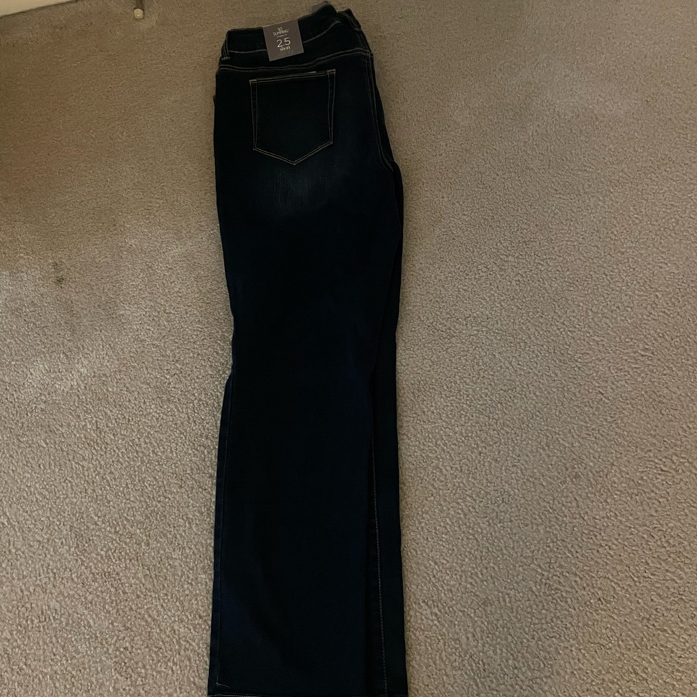 Chico's Jeans never worn, nwt, Chicos Size 2.5